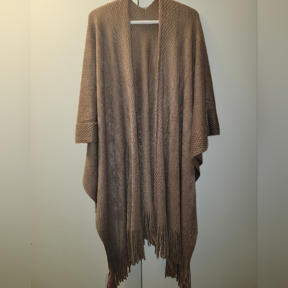 Gentle Fawn brown knit poncho - Picture 1 of 4